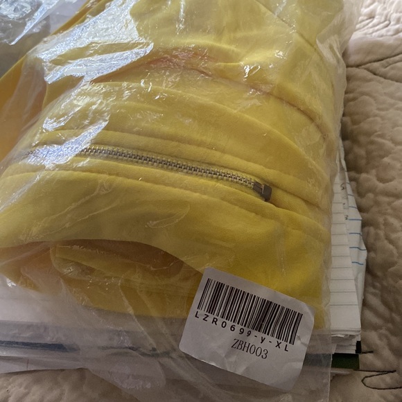 Chic fashionable yellow party dress - Picture 10 of 10